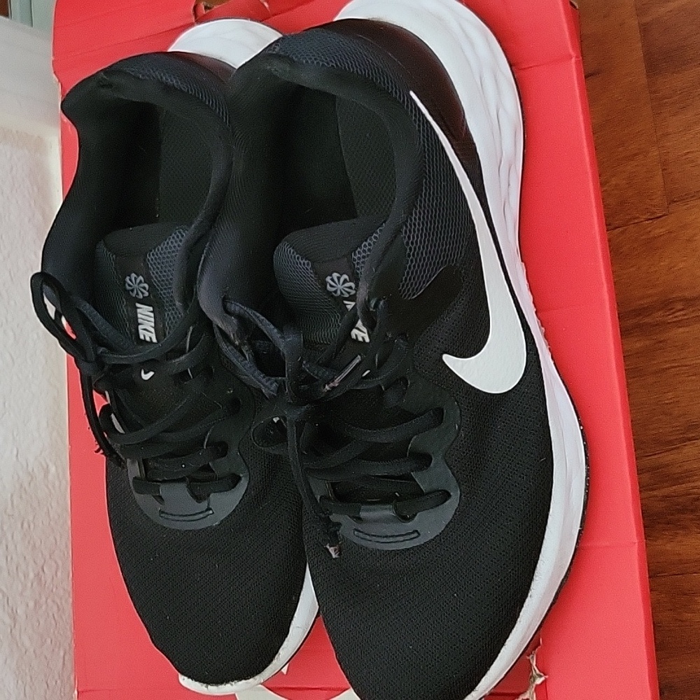 Nike shoes,black color, size 9